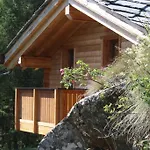Chalet Hinter Dem Rot Stei *