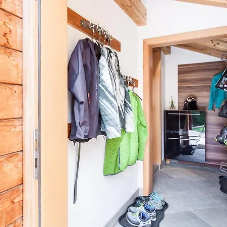 Hinter Dem Rot Stei *