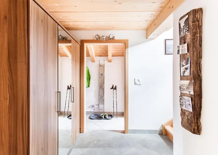 Hinter Dem Rot Stei *