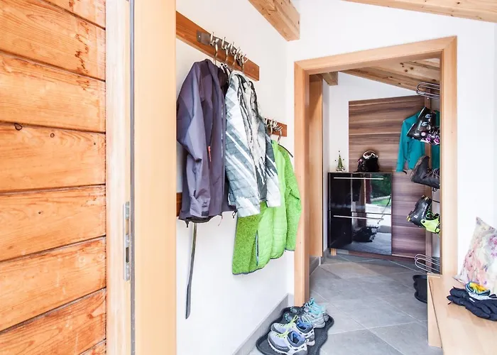 Hinter Dem Rot Stei *