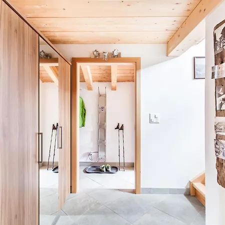 Hinter Dem Rot Stei *