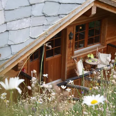 Hinter Dem Rot Stei בקתה