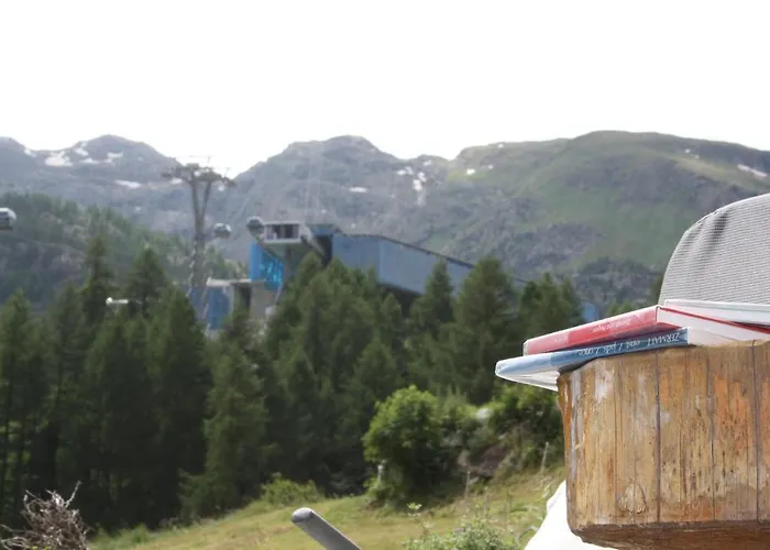 Hinter Dem Rot Stei *